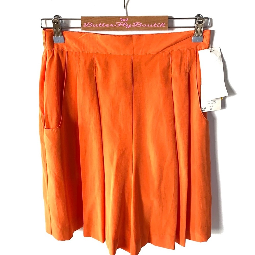 Vintage Howard‎ Wolf Orange Shorts with pockets, Size 8, New with tag